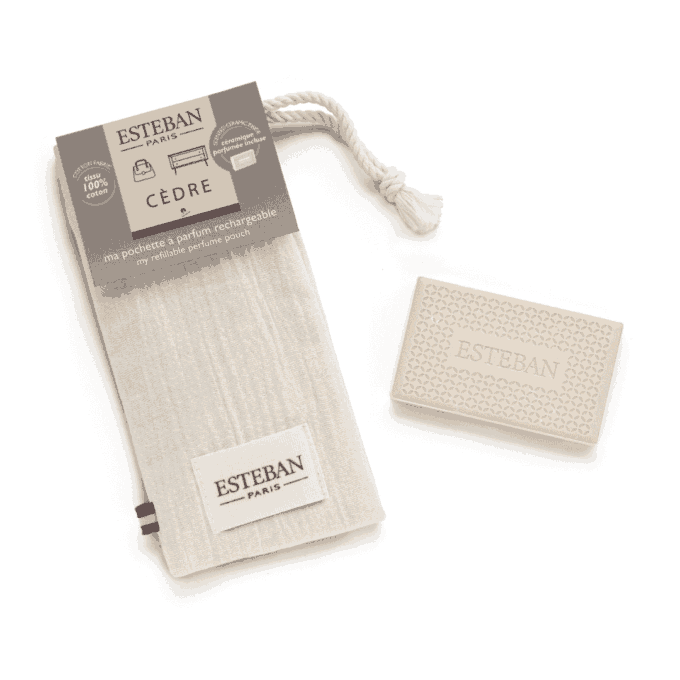 Perfuma los pequeños rincones de tu hogar con la bolsita perfumada recargable para armarios Cèdre de Esteban Paris