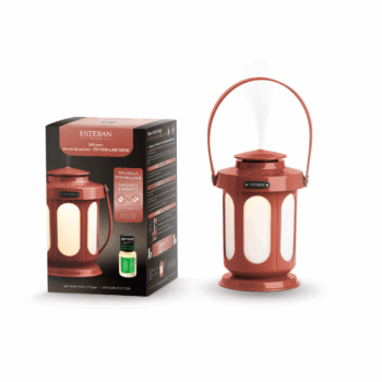 Perfuma el entorno de tu hogar con este difusor de aromas Lanterne Terracota y el concentrado de perfume Citronela y Menta de Esteban Paris