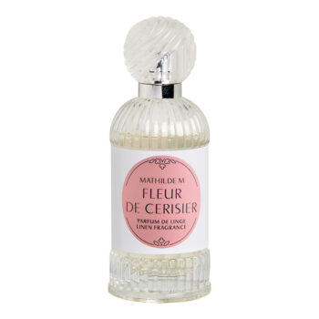 Aporta frescura y bienestar al ambiente de tu hogar con el perfume de textil Fleur de Cerisier de Mathilde M.
