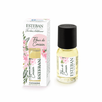 Perfuma tu hogar con ayuda de un difusor de aromas y el concentrado de perfume Fleur de Cerisier de Esteban Paris